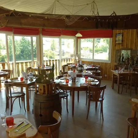 Cosy Avec Cuisine Equipee Et Terrasse - Api-1-52-1088 Kemp